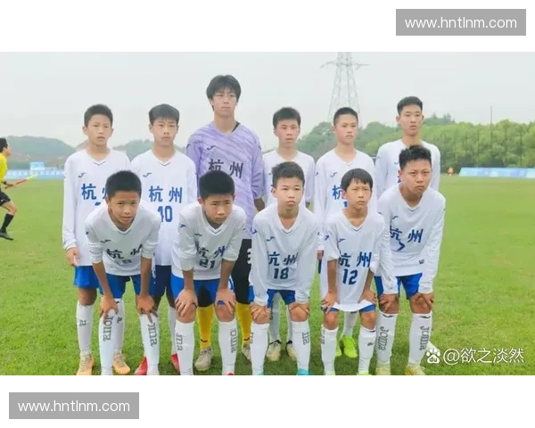 围绕冠军足球赛事激战全场的巅峰对决深度报道与精彩瞬间呈现全景 围绕冠军足球赛事激战全场的巅峰对决深度报道与精彩瞬间呈现全景